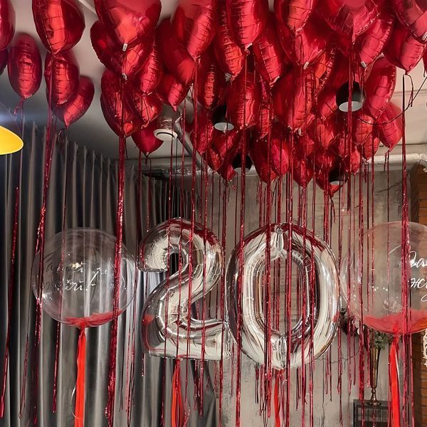 Гелієві кульки для коханої: червоні сердечки, цифри та баблз